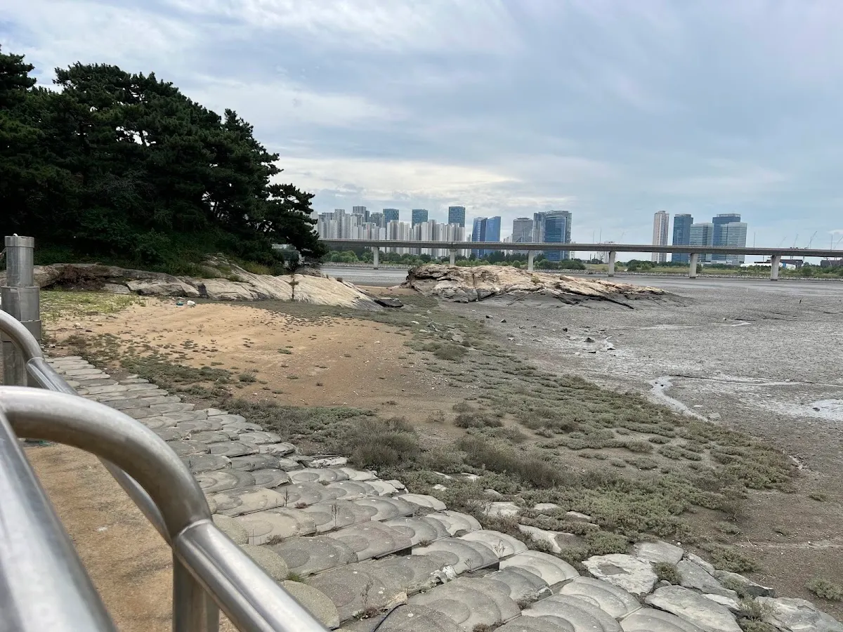 아암도해안공원(児岩島海岸公園)