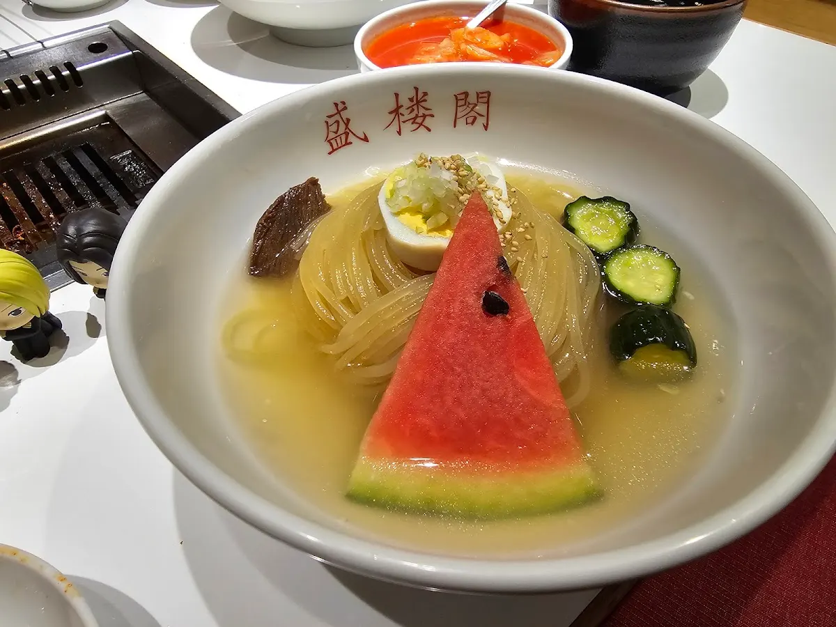 盛楼閣