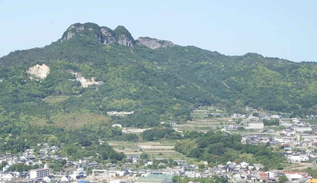 五剣山