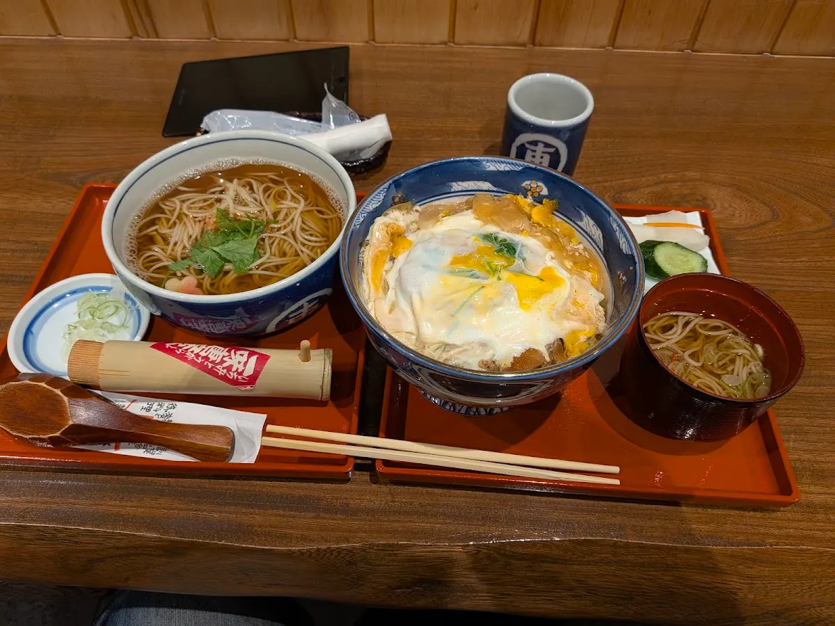 東家 本店(あずまや)