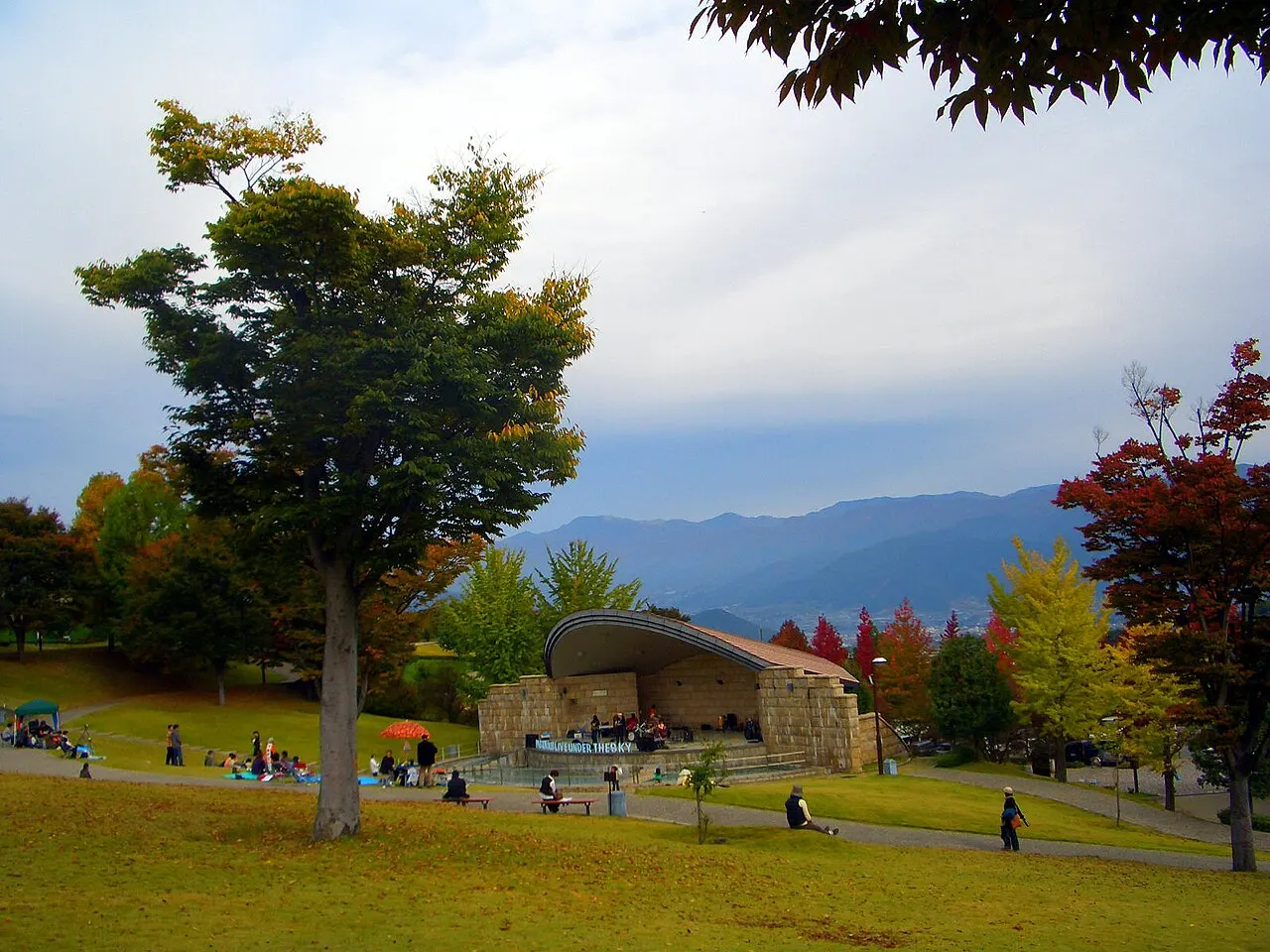 笛吹川フルーツ公園