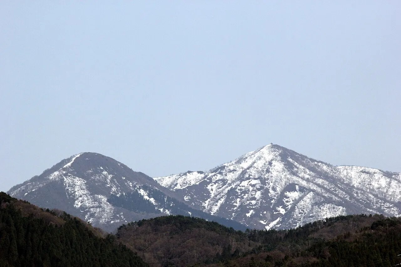 丈競山