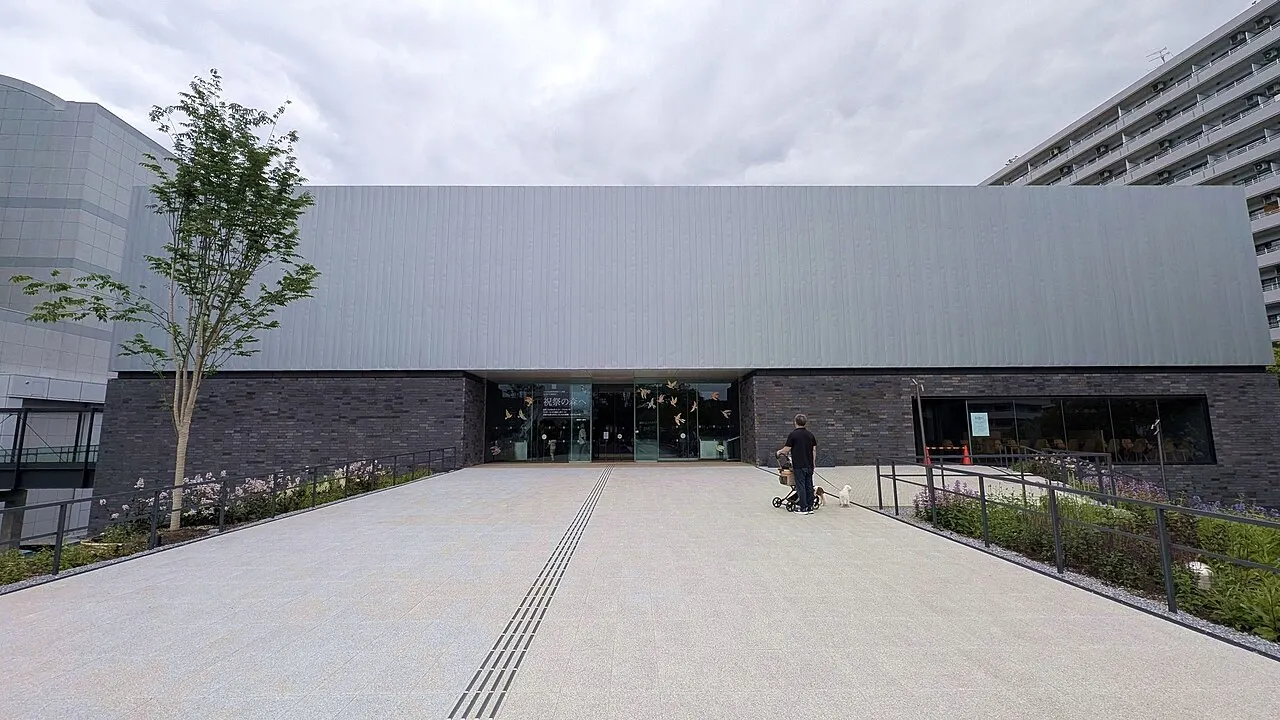 川口市立美術館