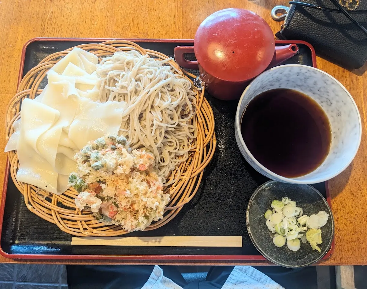 亀六そば店