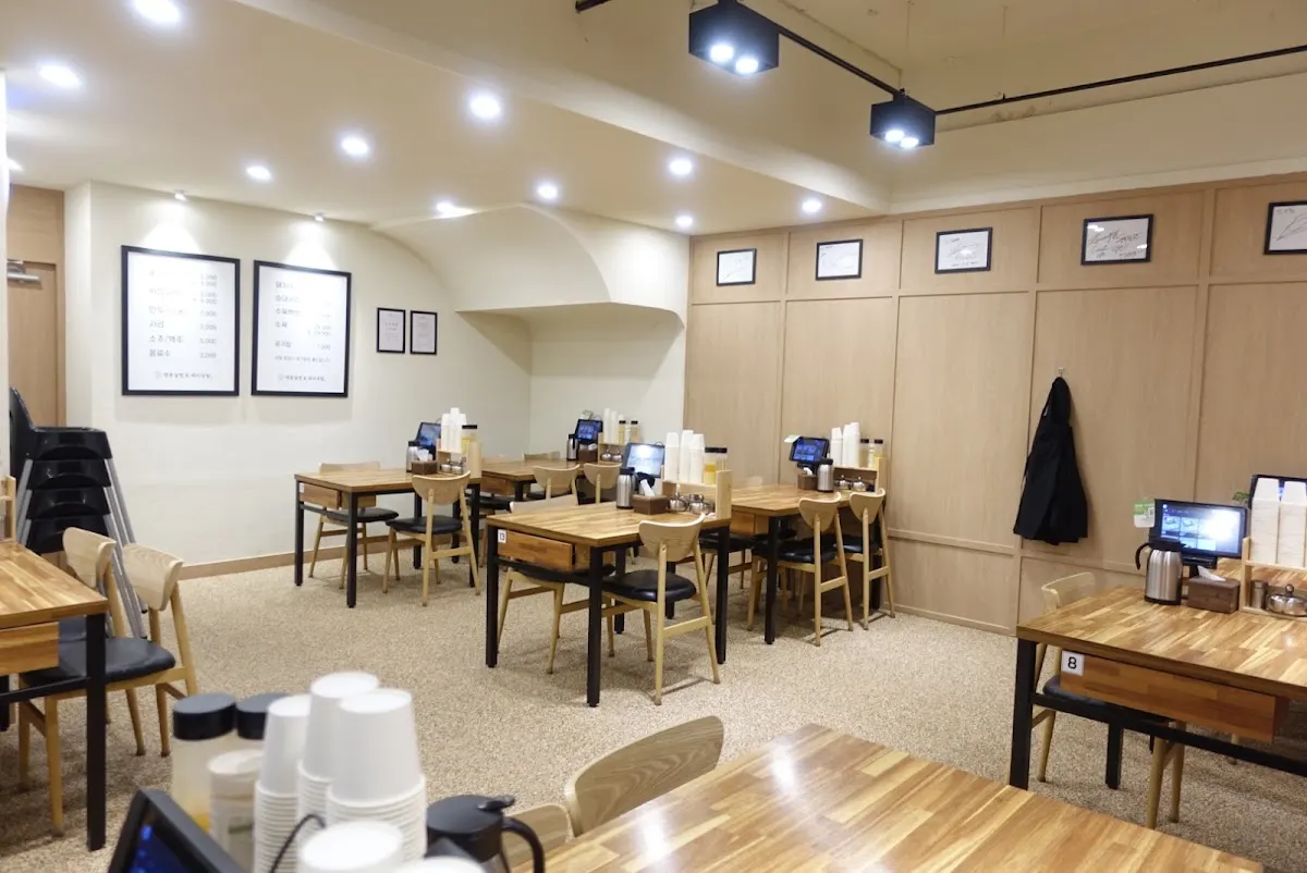 영동밀면&돼지국밥(ヨンドンミルミョン ヨンドンクッパ)
