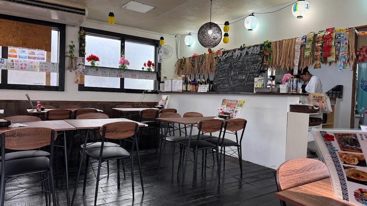 とにぃ屋 石垣島