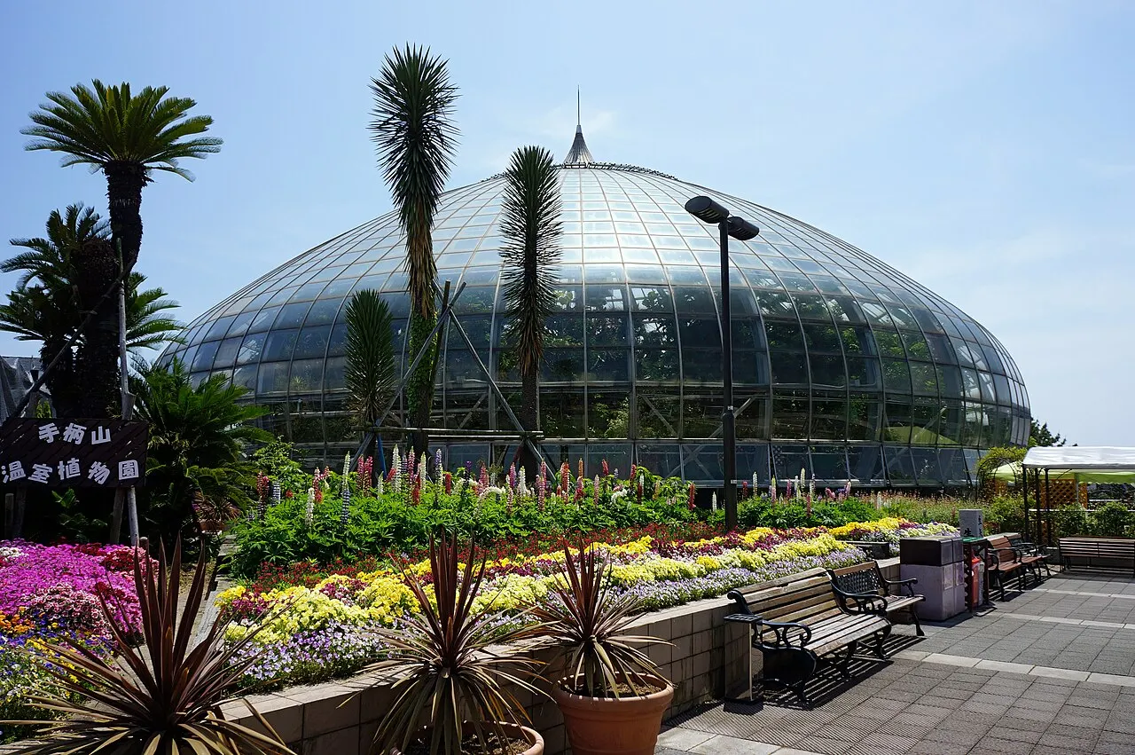 手柄山温室植物園