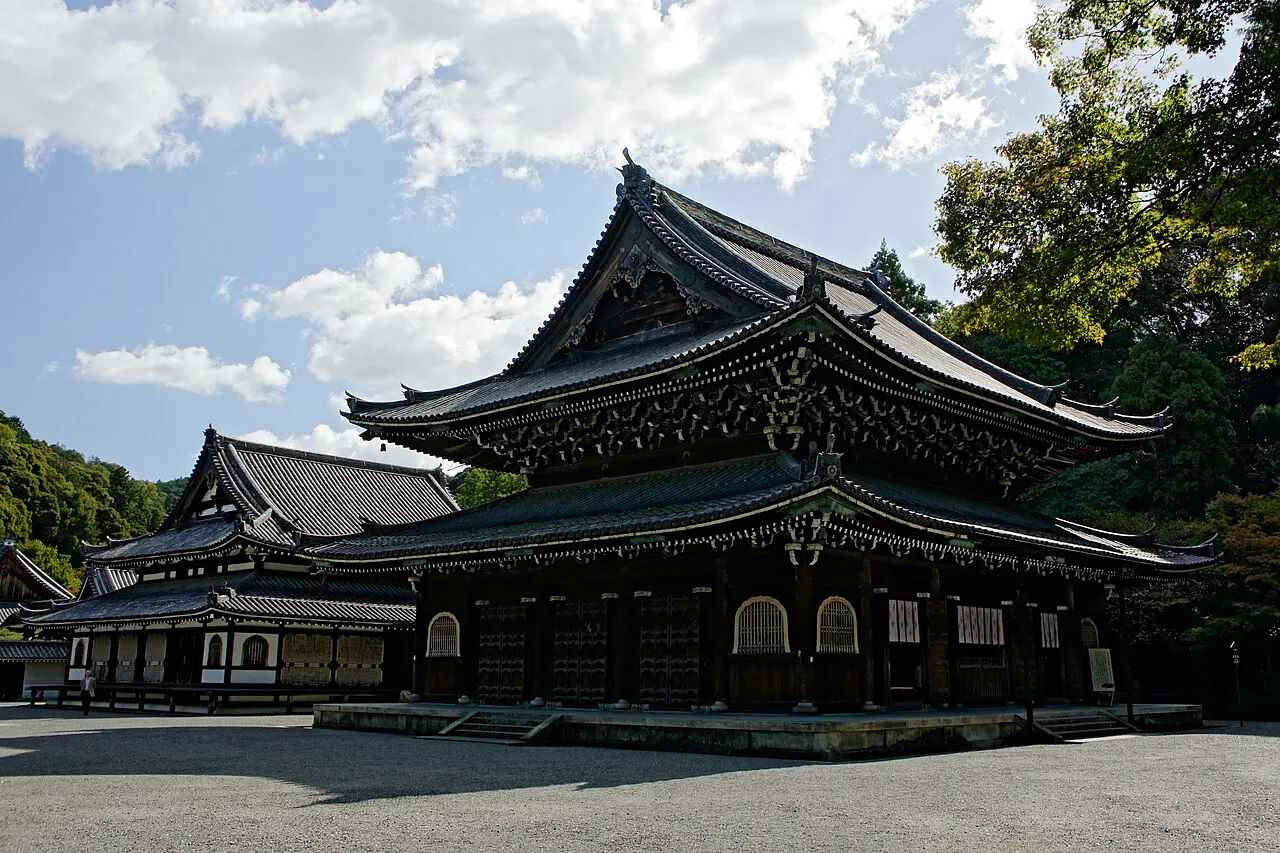 静かな泉涌寺で過ごした朝の時間
