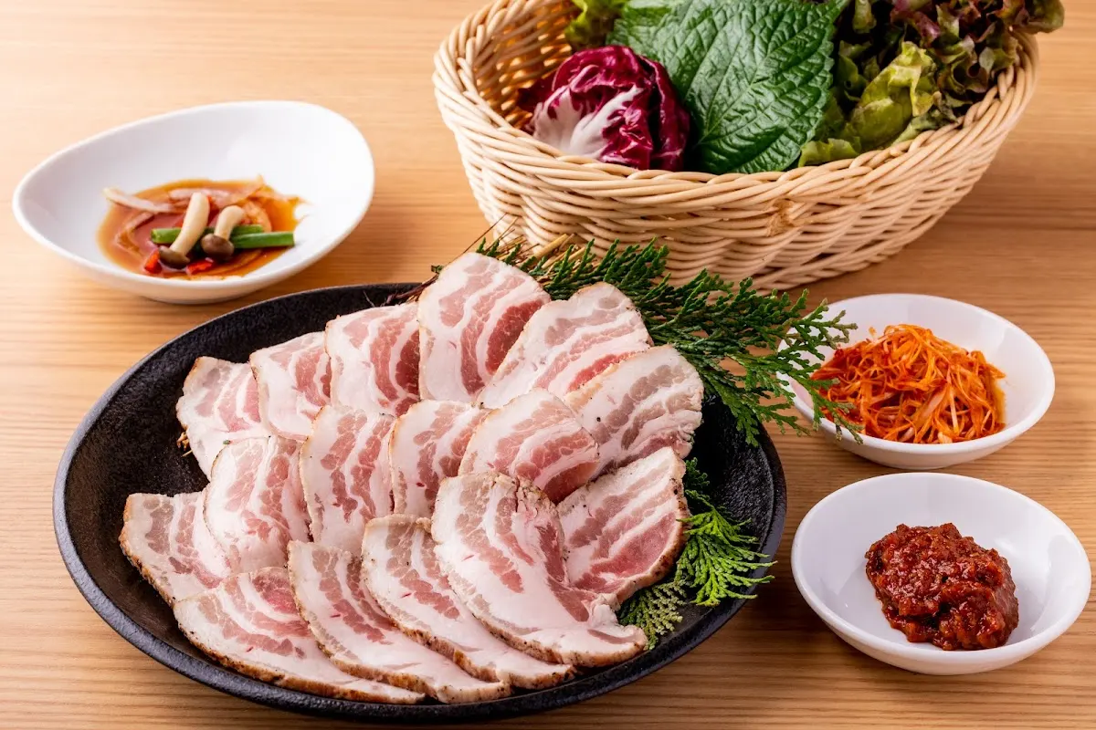 コラボ KollaBo 焼肉 韓国料理 エビスタ西宮店