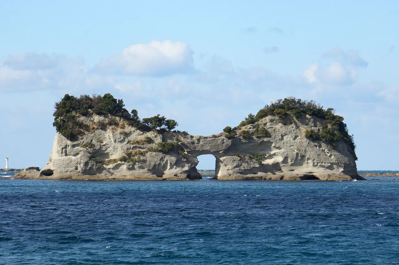 円月島