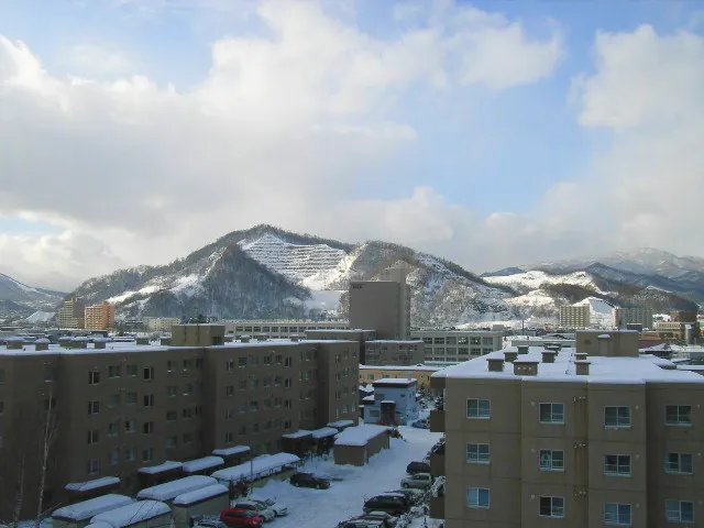 硬石山