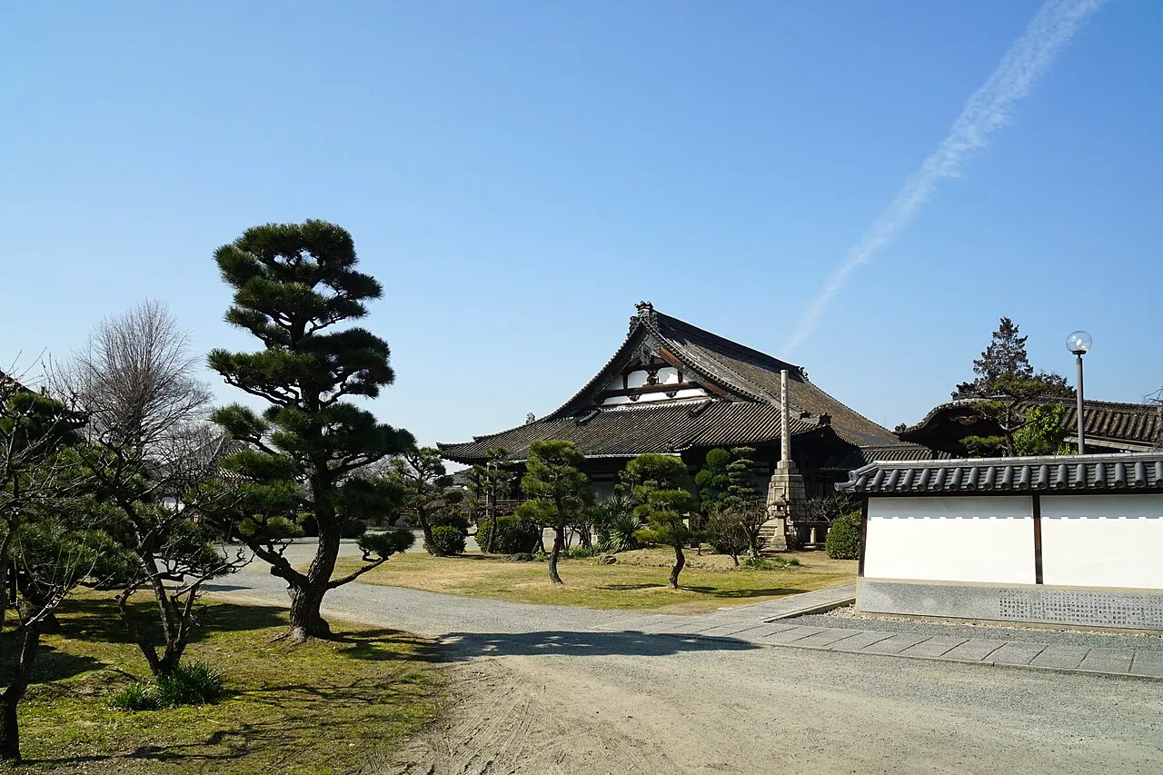 亀山本徳寺