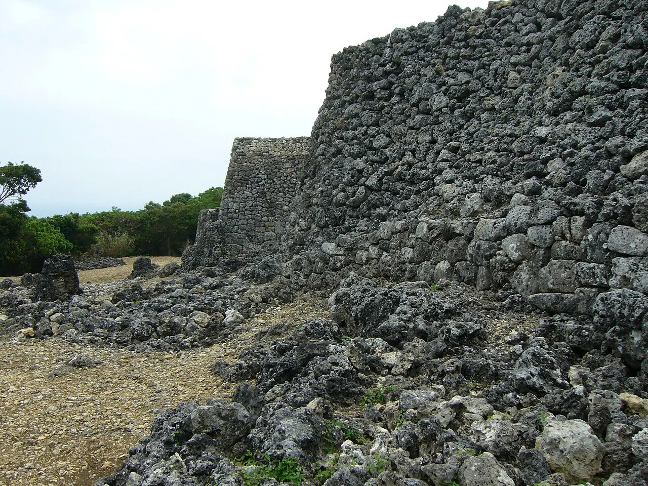 糸数城