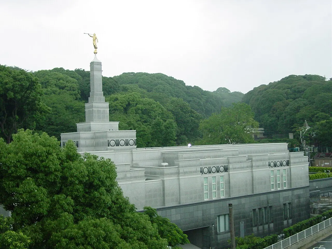 末日聖徒イエス・キリスト教会日本福岡神殿へ行く日帰りプラン
