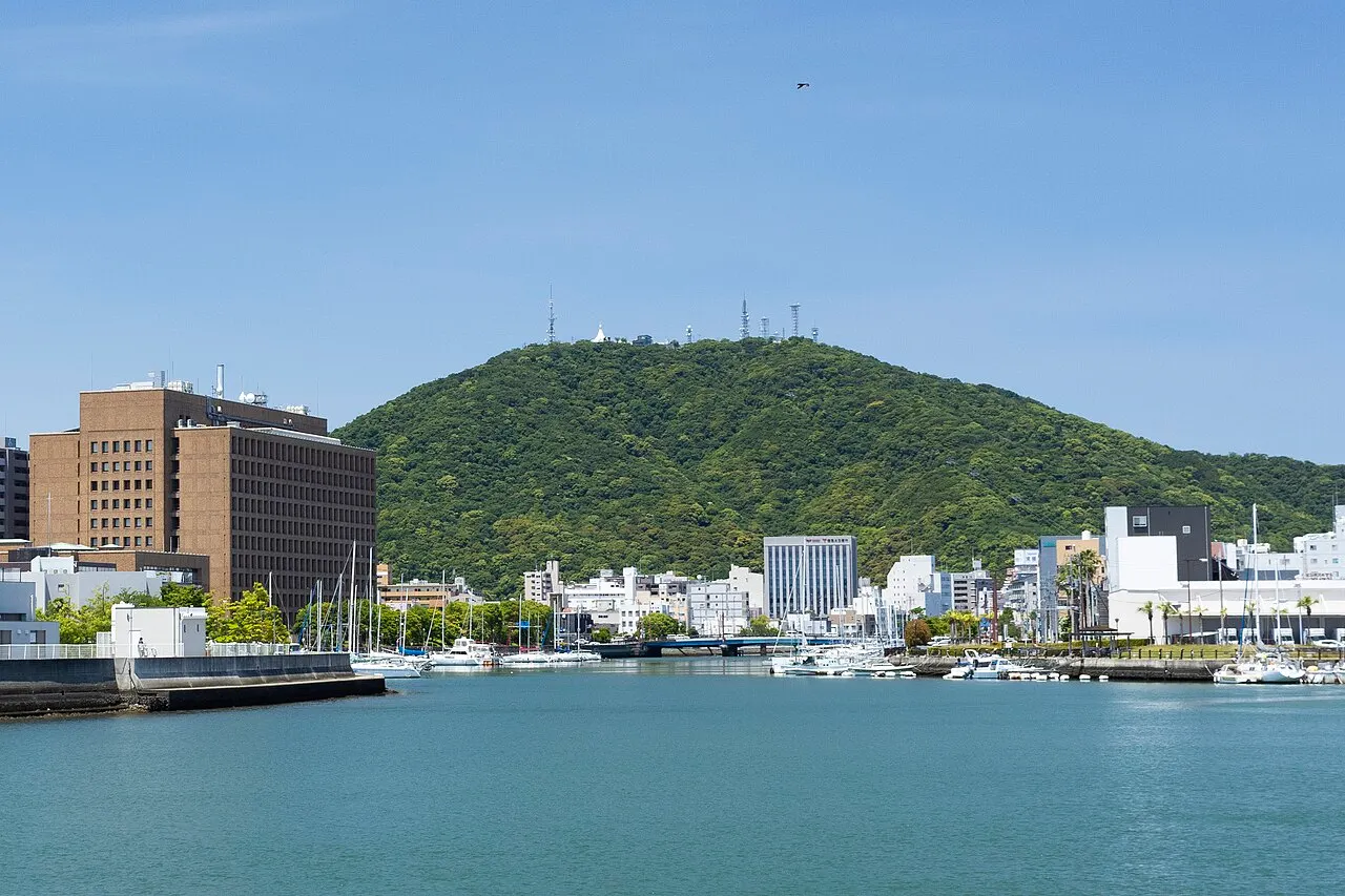 眉山
