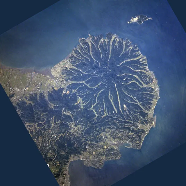 両子山