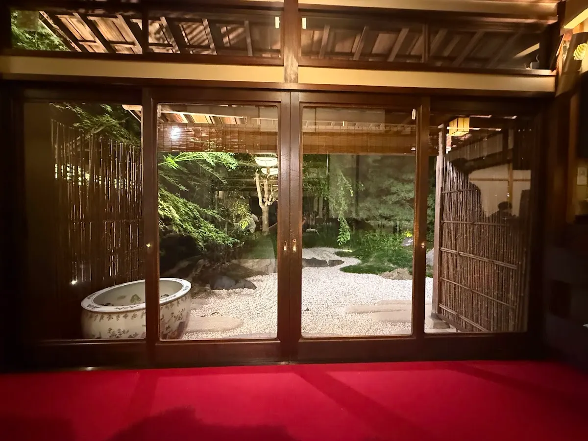 あつた蓬莱軒 本店