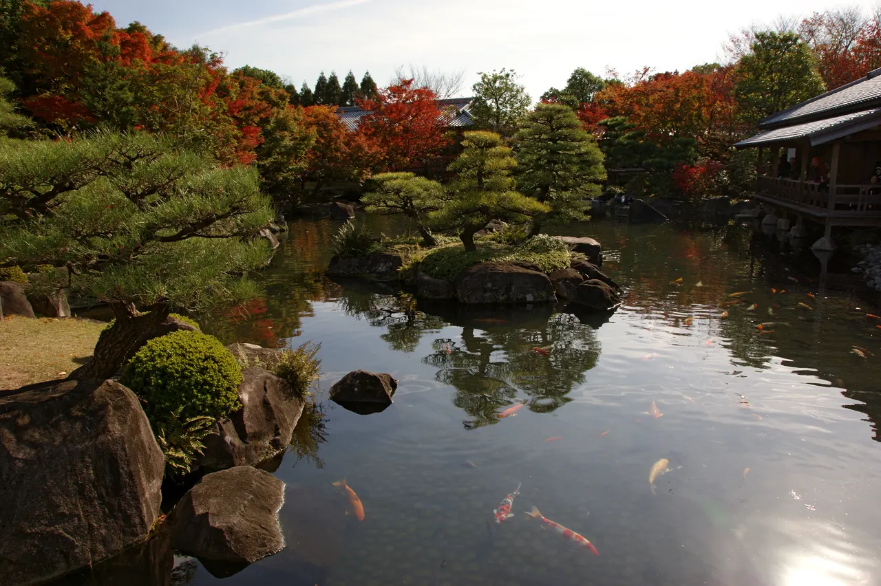 兵庫・世界遺産姫路城と好古園で歴史と紅葉を巡る秋の旅モデルコース1泊2日