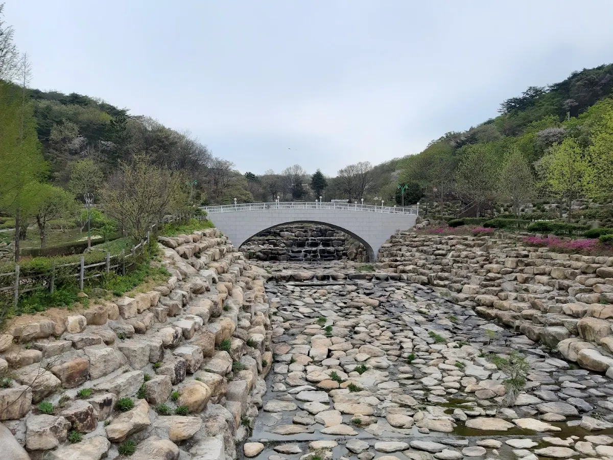 화명수목원（華明樹木園）