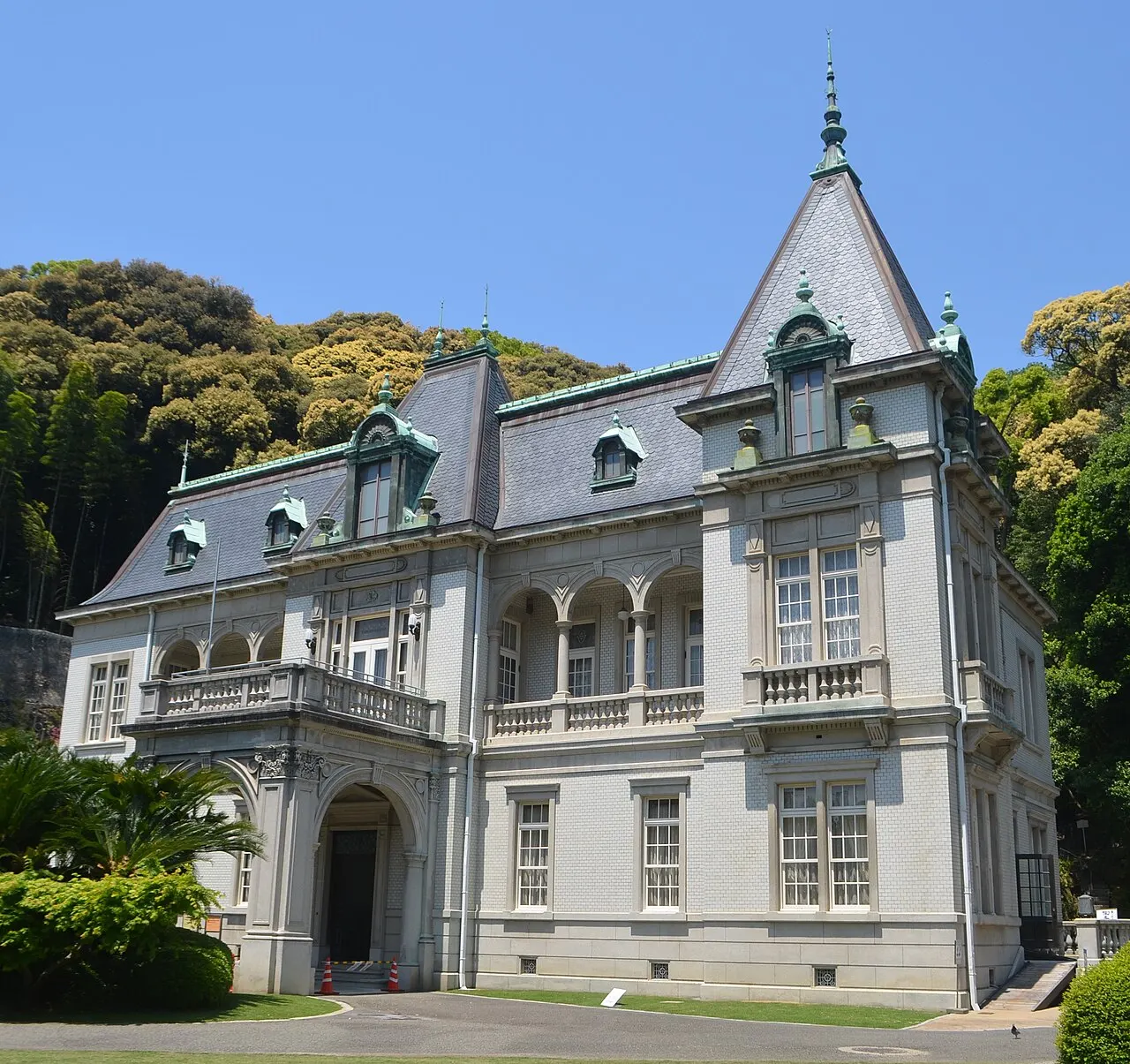 愛媛でアートと文化に浸る2泊3日モデルコース：歴史と美を巡る旅