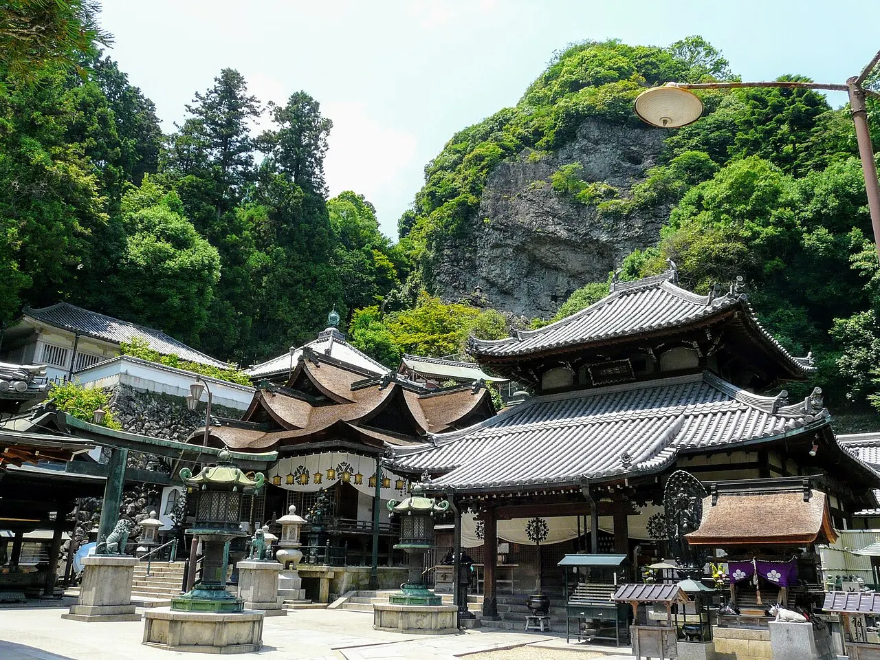 宝山寺