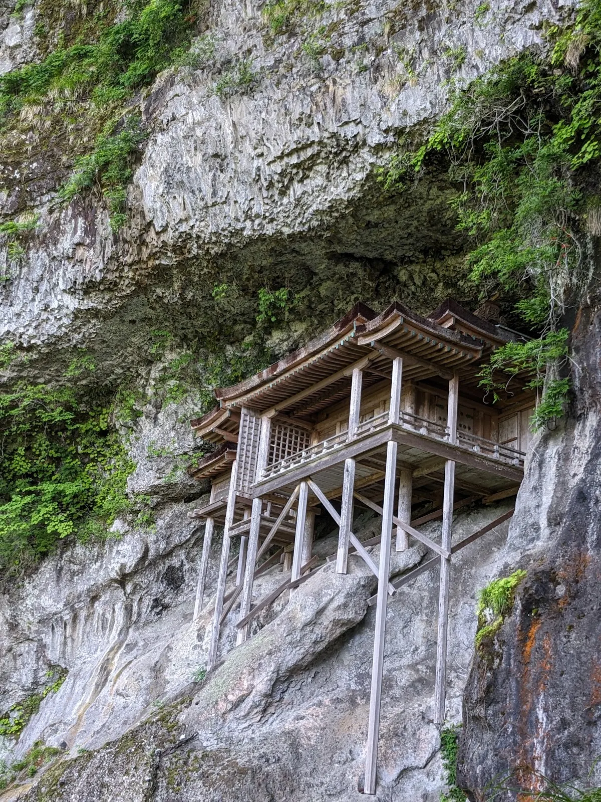 三徳山三仏寺