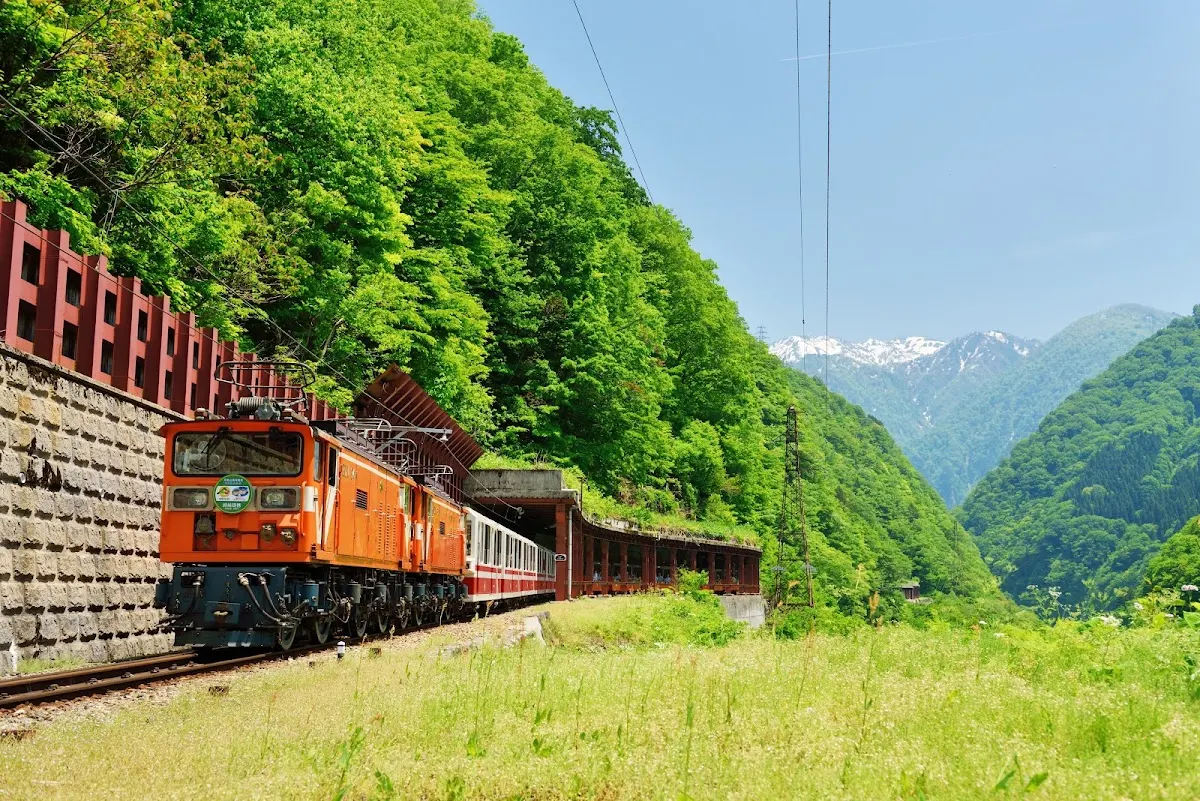 黒部峡谷鉄道