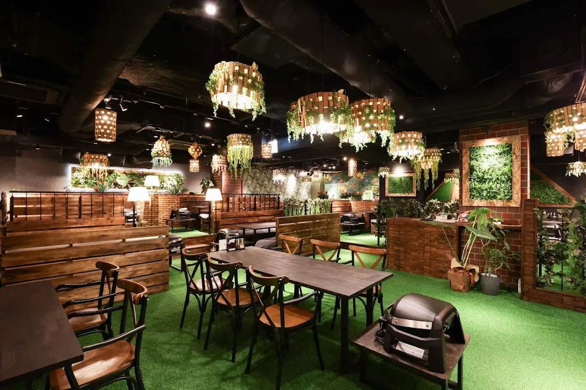 【最大100名まで】広々空間で飲み放題付きBBQ ウッドデザインパーク栄店