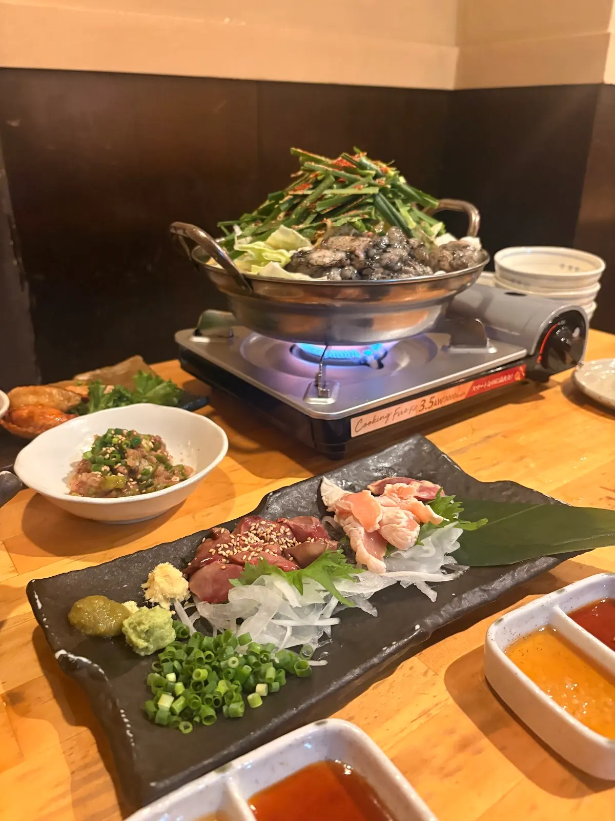 地鶏料理ともつ鍋居酒屋 一八 イッパチ 栄錦店