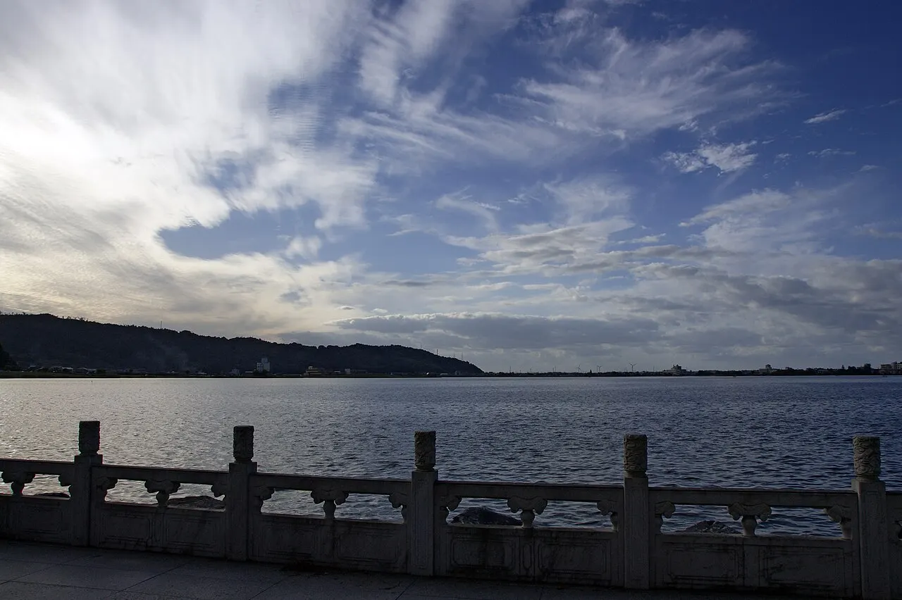 東郷池