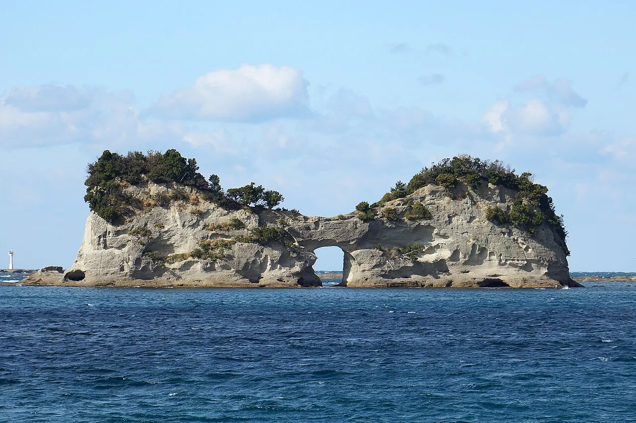 円月島