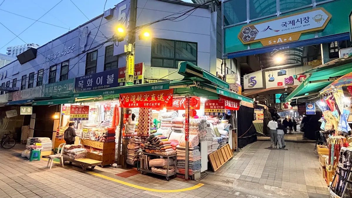 釜山・レトロな魅力に浸る!国際市場と周辺散策日帰りモデルコース