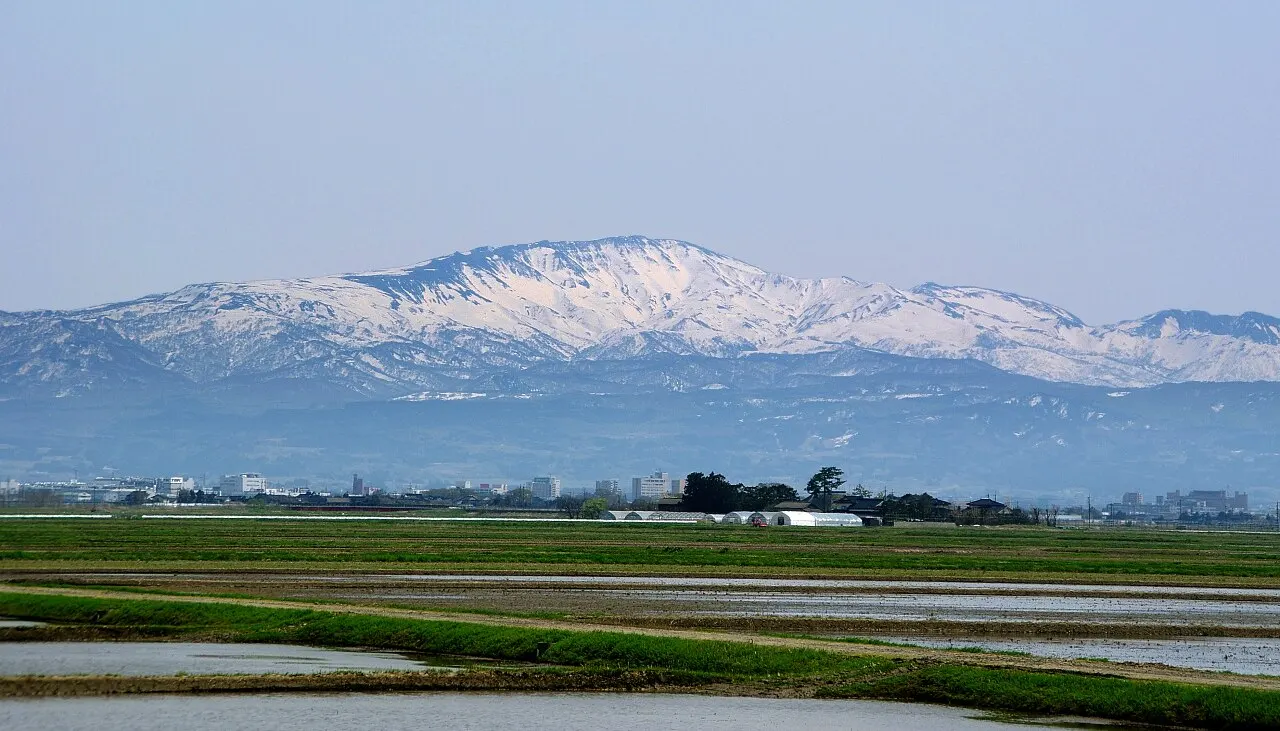 月山