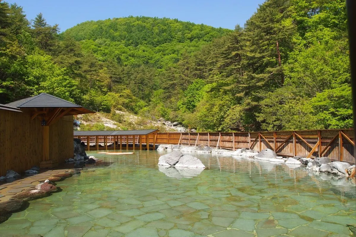 草津温泉 西の河原露天風呂