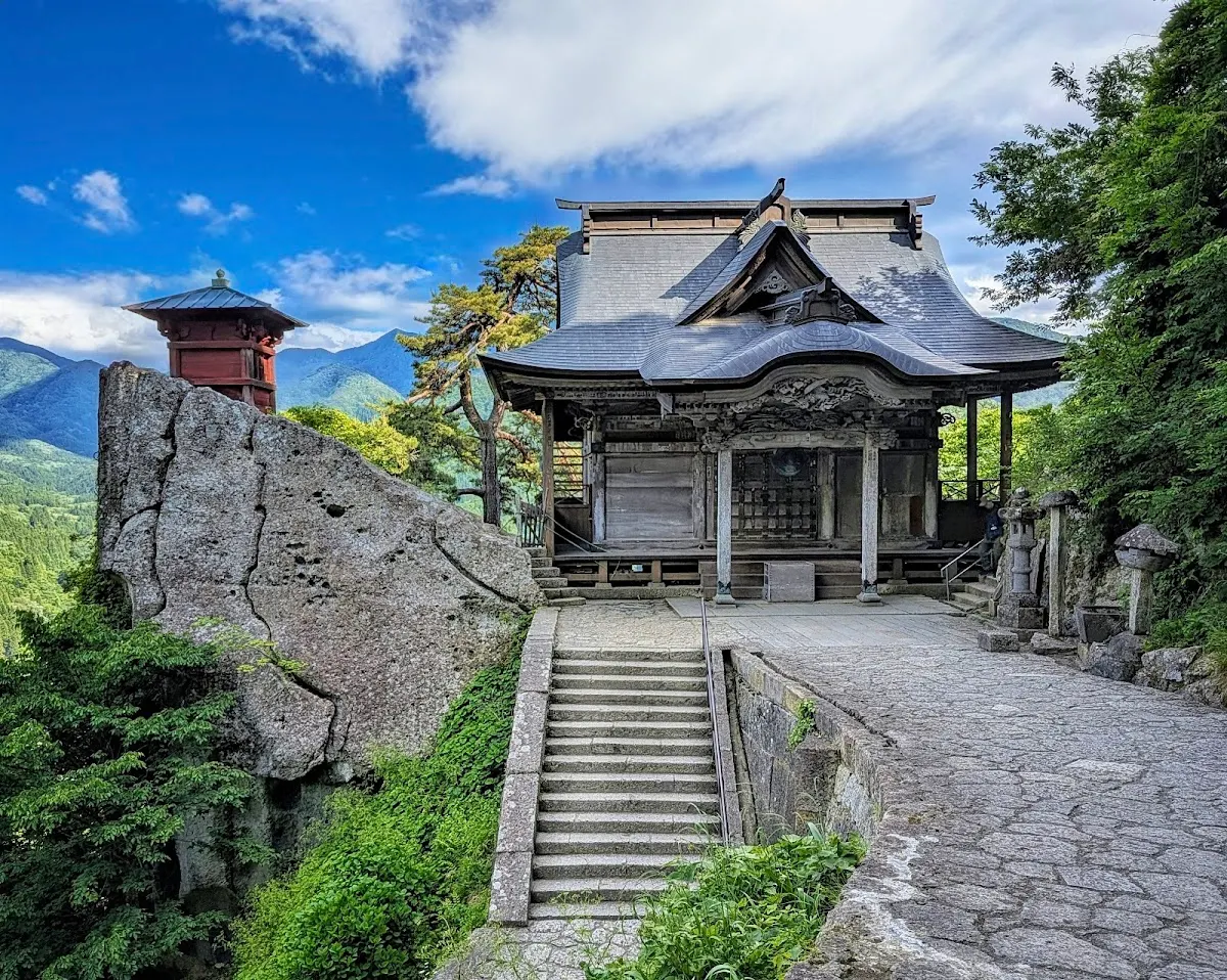 宝珠山立石寺 五大堂