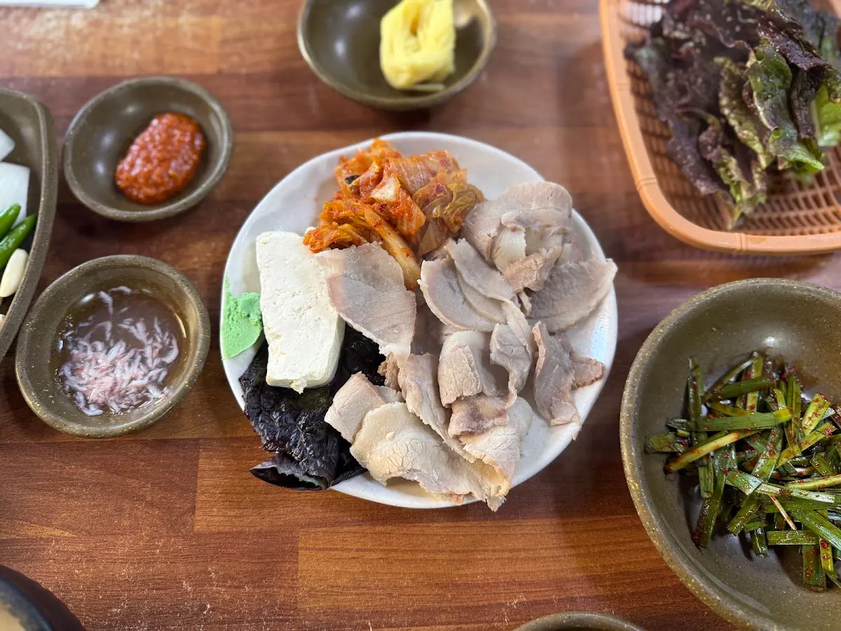 영진돼지국밥(ヨンジンテジクッパ)